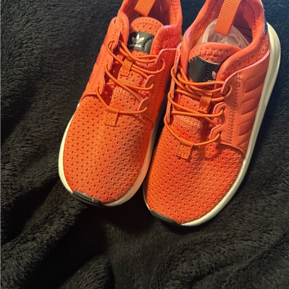 Sold already Adidas Orange Sneakers Modern Lightweight Design - Picture 1 of 3